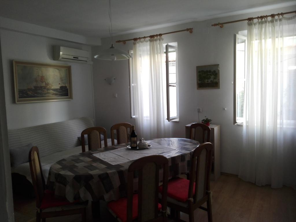 Apartman Drazin Kaštela Esterno foto